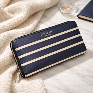 Euc Kate Spade Navy Striped Zip Wallet